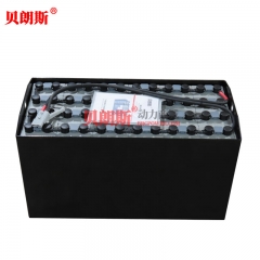 開普KIPOR電瓶叉車維修 VCF420電池更換 KEF15E前移式叉車電池安裝圖片